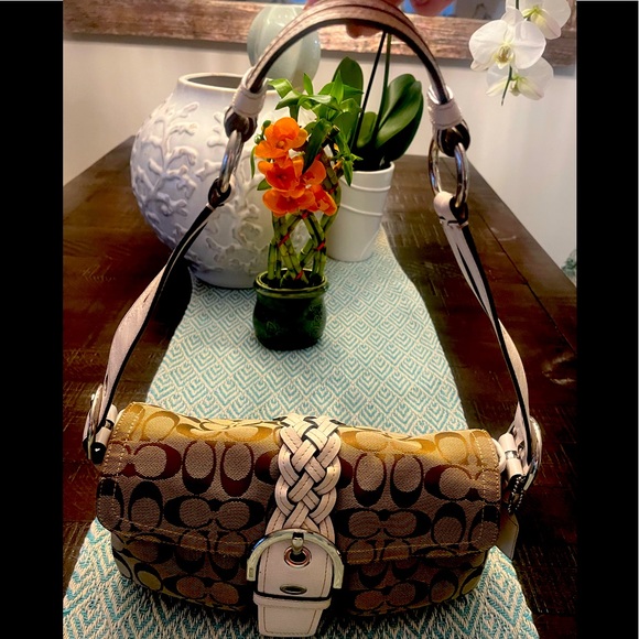 🌺Coach purse - Picture 3 of 9